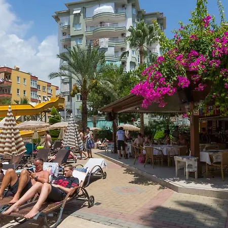 Erkaptan Apart Аланія